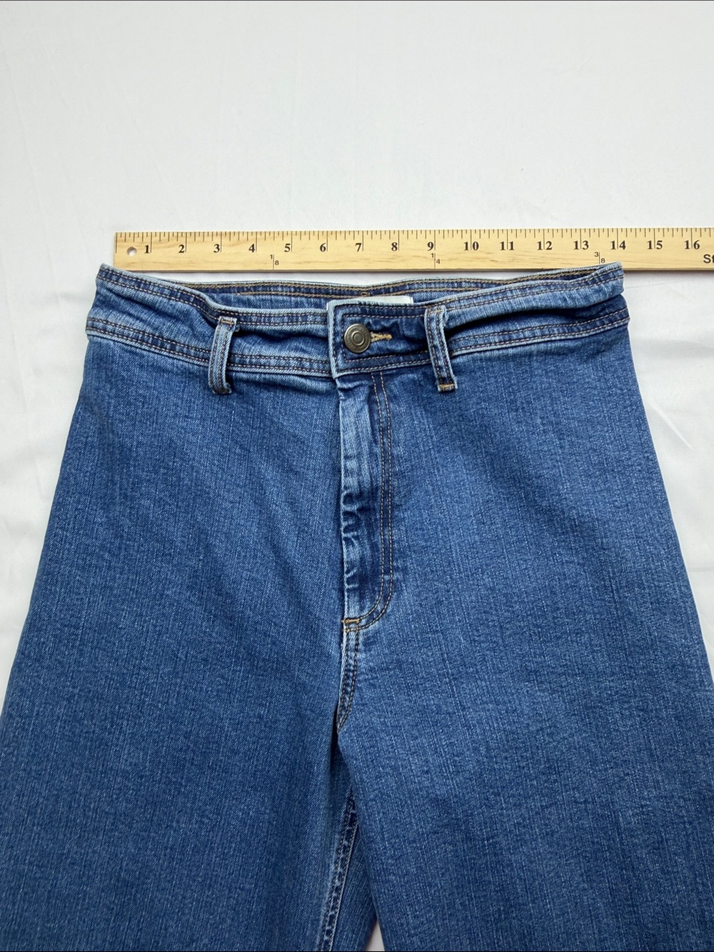 Zara Wide-Leg Flare Jeans in Classic Blue Denim - Picture 4 of 8